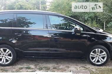 Peugeot 5008 2011