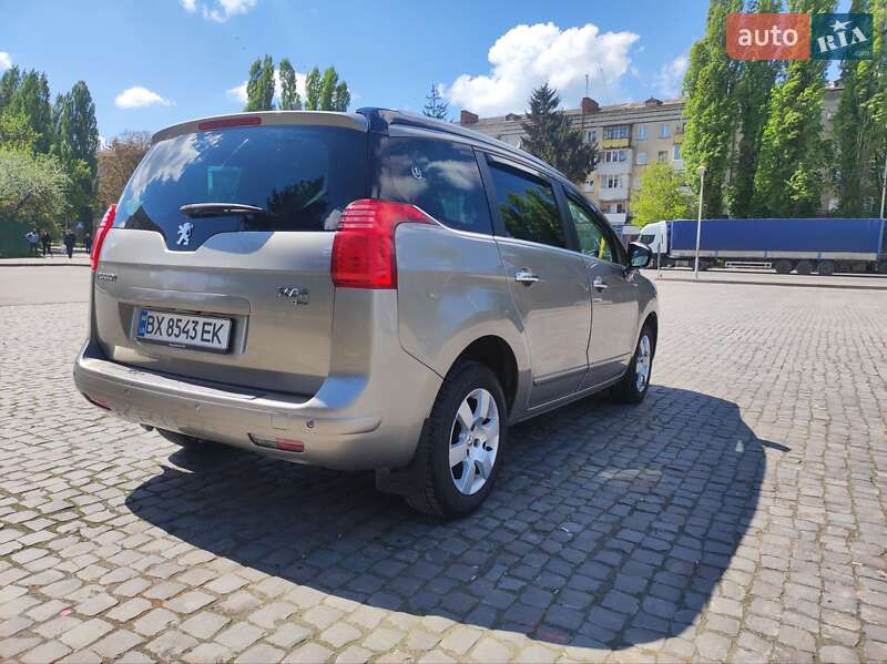 Мікровен Peugeot 5008 2013 в Кам'янець-Подільському