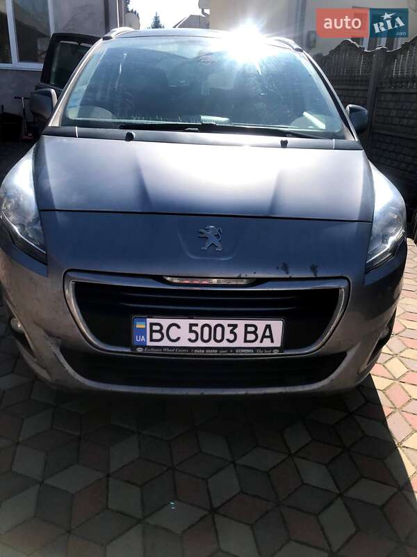 Микровэн Peugeot 5008 2015 в Львове
