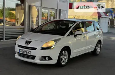 Peugeot 5008 2013