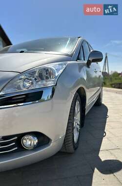 Микровэн Peugeot 5008 2011 в Самборе