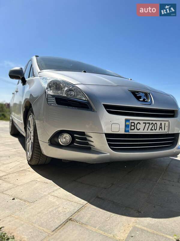 Мікровен Peugeot 5008 2011 в Самборі