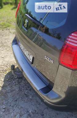 Микровэн Peugeot 5008 2013 в Городке