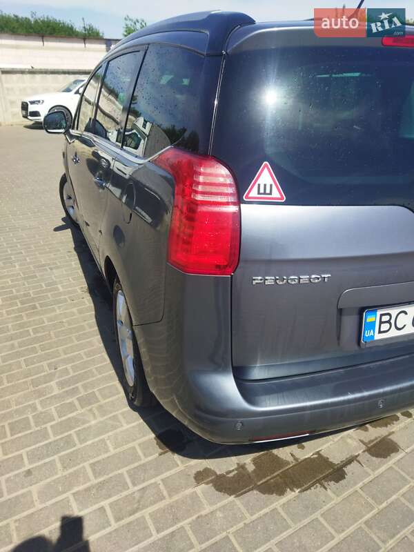 Мікровен Peugeot 5008 2011 в Стрию
