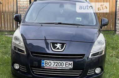 Мікровен Peugeot 5008 2011 в Волочиську