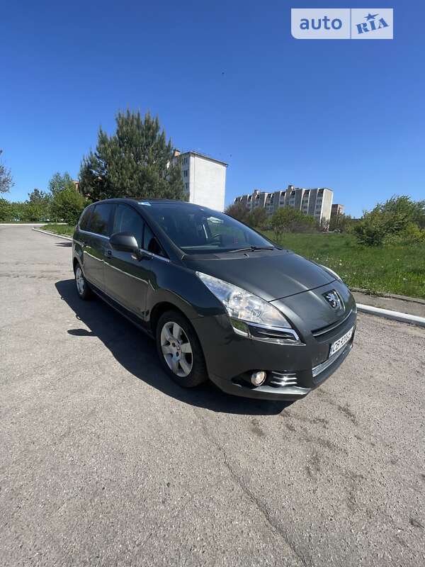 Микровэн Peugeot 5008 2013 в Прилуках