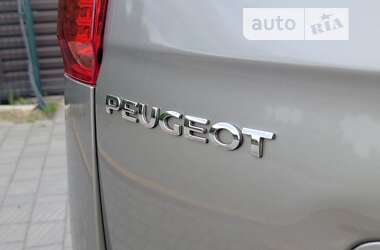 Мікровен Peugeot 5008 2013 в Стрию