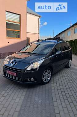 Peugeot 5008 2011