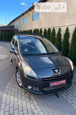 Мікровен Peugeot 5008 2011 в Стрию