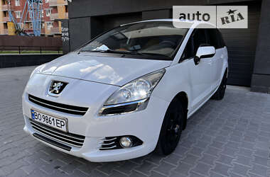 Peugeot 5008 2011