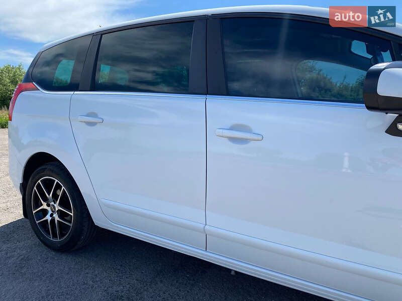 Микровэн Peugeot 5008 2013 в Львове