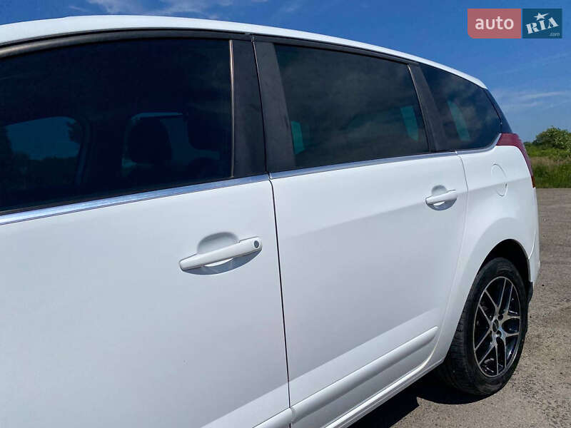 Микровэн Peugeot 5008 2013 в Львове