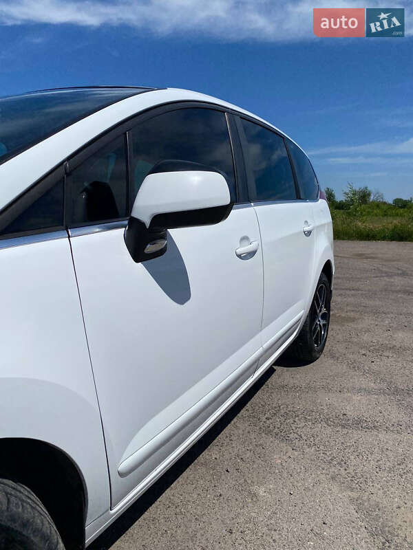 Микровэн Peugeot 5008 2013 в Львове