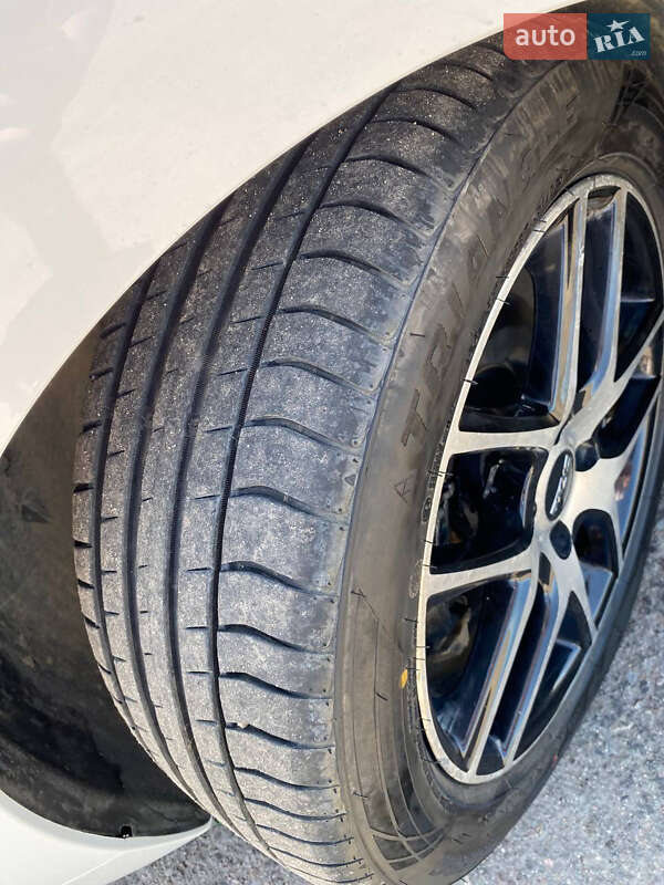 Микровэн Peugeot 5008 2013 в Львове