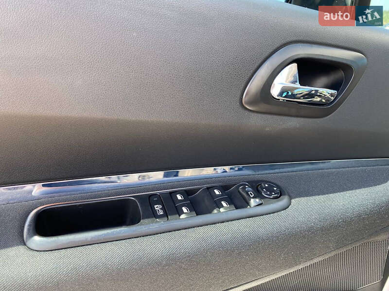 Микровэн Peugeot 5008 2013 в Львове