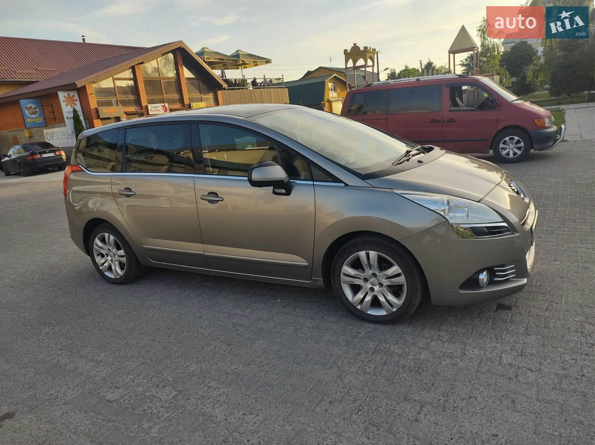 2010 Peugeot 5008 - фото 1