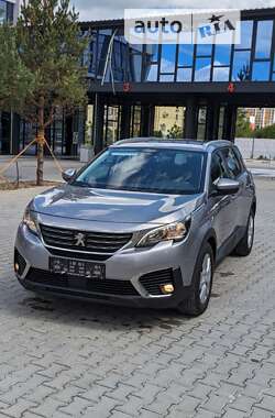 Позашляховик / Кросовер Peugeot 5008 2017 в Рівному