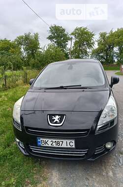 Peugeot 5008 2011