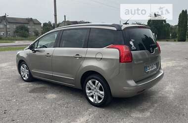 Мікровен Peugeot 5008 2013 в Дубні