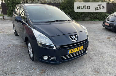 Peugeot 5008 2011