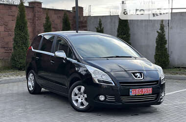 Peugeot 5008 2011