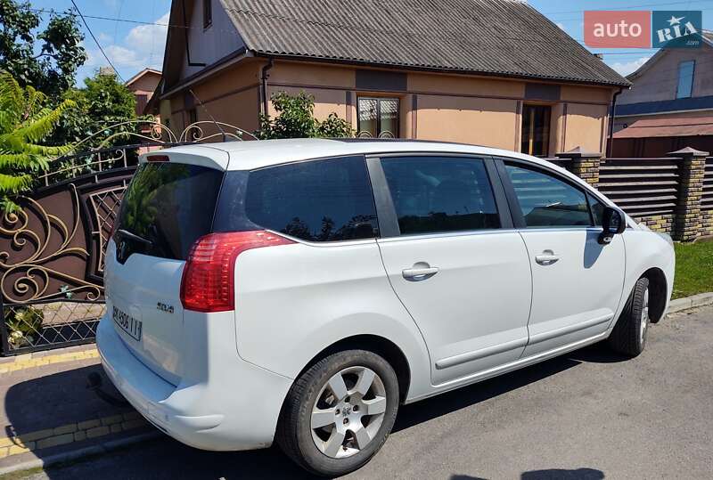 Микровэн Peugeot 5008 2010 в 
