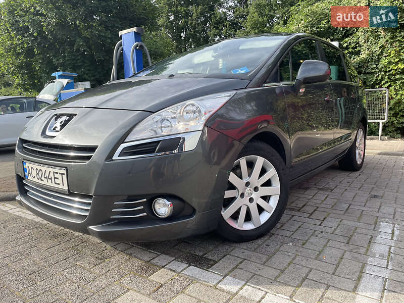 Мікровен Peugeot 5008 2011 в 