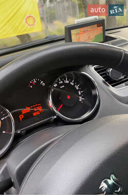 Мікровен Peugeot 5008 2011 в 