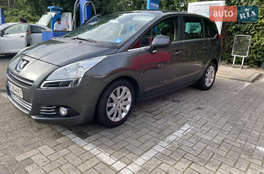 Мікровен Peugeot 5008 2011 в 