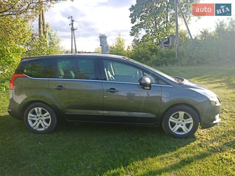 Микровэн Peugeot 5008 2009 в Сумах