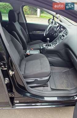 Микровэн Peugeot 5008 2011 в 