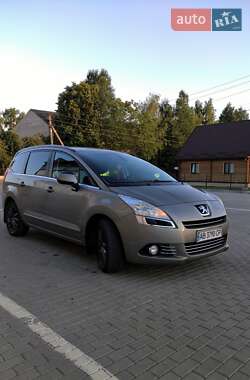 Микровэн Peugeot 5008 2011 в 