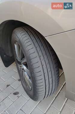 Микровэн Peugeot 5008 2011 в 