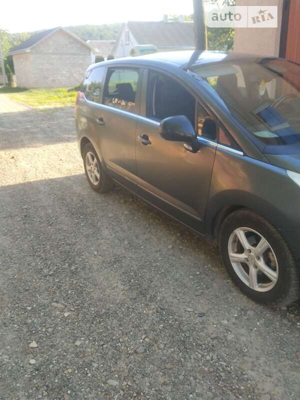 Мікровен Peugeot 5008 2010 в Чернівцях