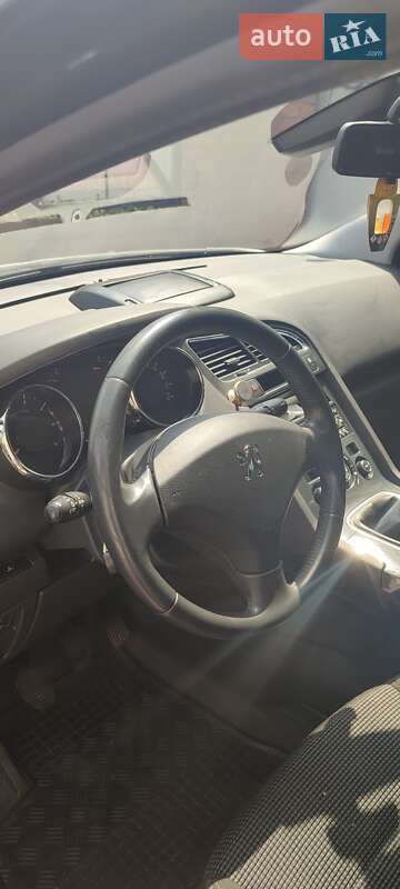 Мікровен Peugeot 5008 2010 в Галичі