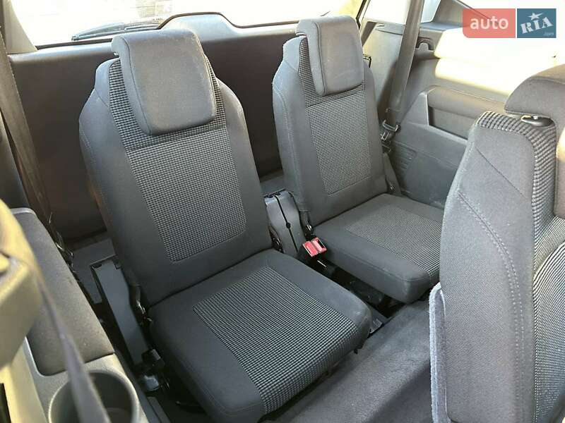 Мікровен Peugeot 5008 2011 в Рожище