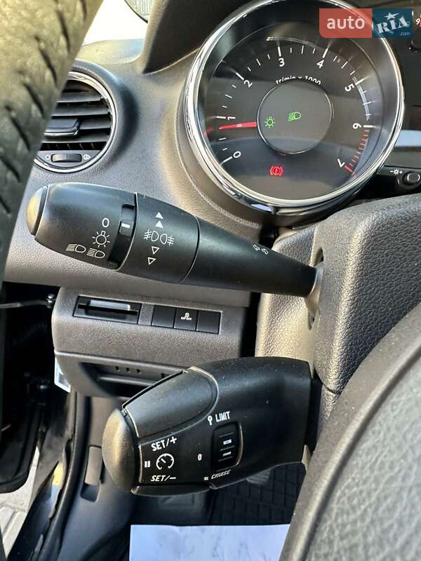 Мікровен Peugeot 5008 2011 в Рожище