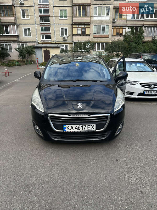 Микровэн Peugeot 5008 2015 в Киеве