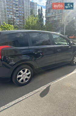 Микровэн Peugeot 5008 2015 в Киеве