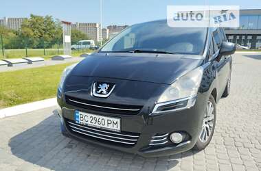 Микровэн Peugeot 5008 2013 в Новояворовске