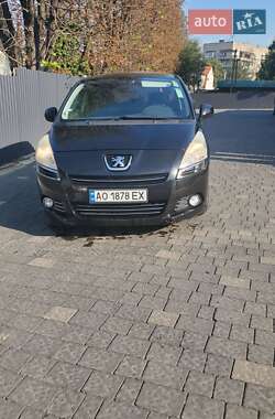 Peugeot 5008 2011