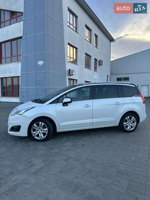 Микровэн Peugeot 5008 2015 в Луцке