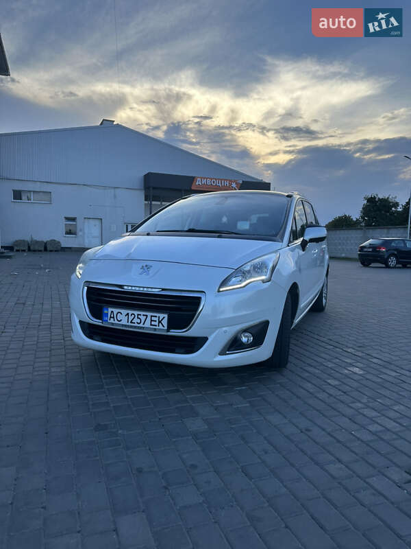 Микровэн Peugeot 5008 2015 в Луцке