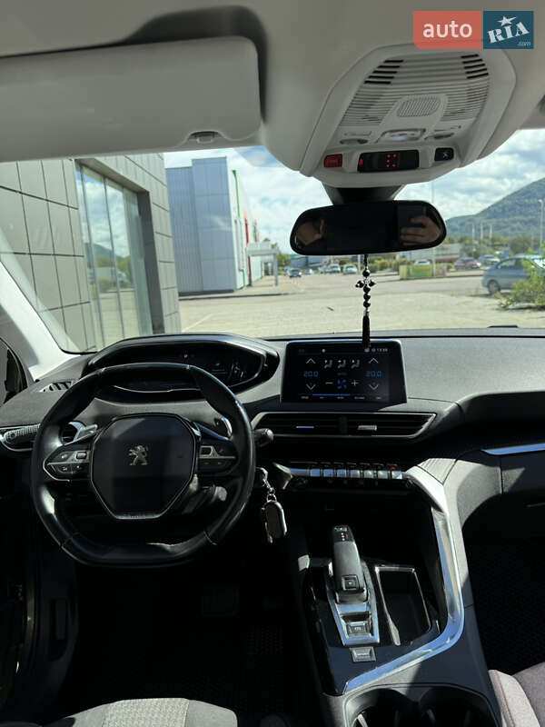Внедорожник / Кроссовер Peugeot 5008 2017 в Тячеве фото 8 Внедорожник / Кроссовер Peugeot 5008 2017 в Тячеве