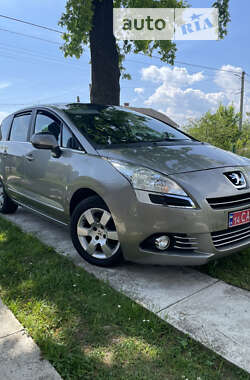 Мікровен Peugeot 5008 2012 в Стрию