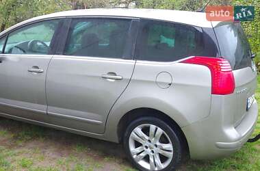 Мінівен Peugeot 5008 2010 в 