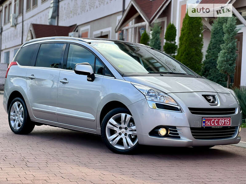 Мікровен Peugeot 5008 2012 в Стрию