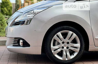 Мікровен Peugeot 5008 2012 в Стрию