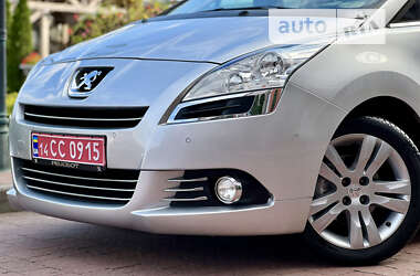 Мікровен Peugeot 5008 2012 в Стрию