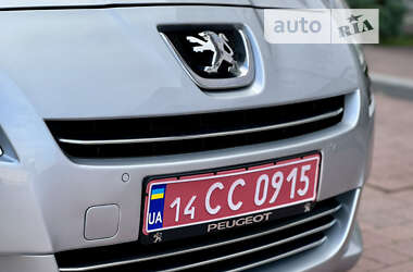 Мікровен Peugeot 5008 2012 в Стрию